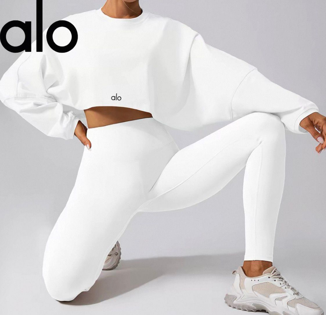 Alo Long Sleeve Sweatshirt