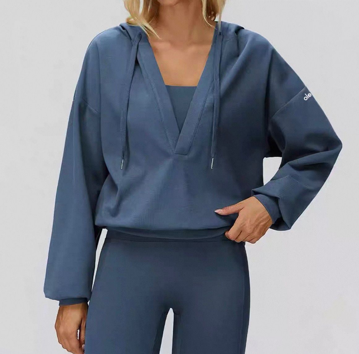 Alo Long Sleeve V-Necked Hooded Sweatshirt